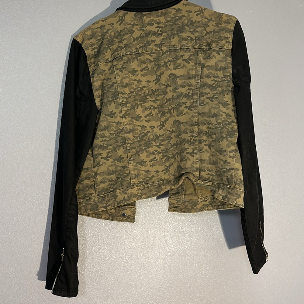 Jacket - Picture 4 of 4